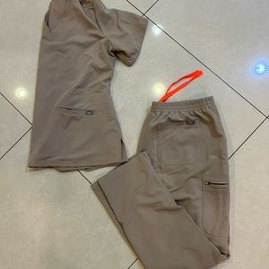 FIGS BOULDER SCRUB SET (original)